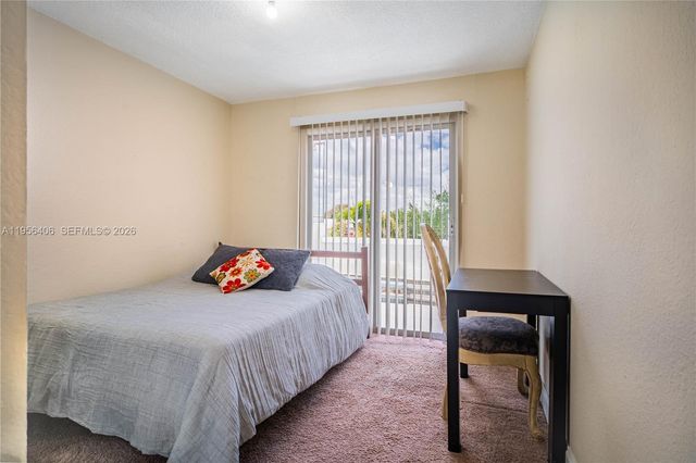 279 NW 36th Ave, Deerfield Beach, FL 33442