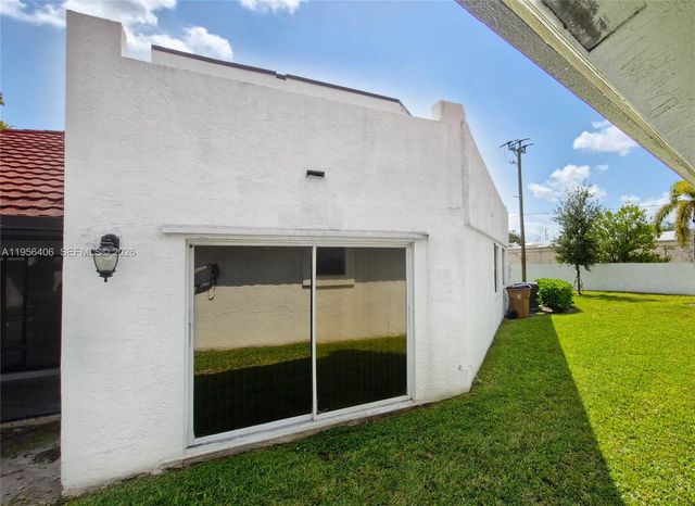 279 NW 36th Ave, Deerfield Beach, FL 33442