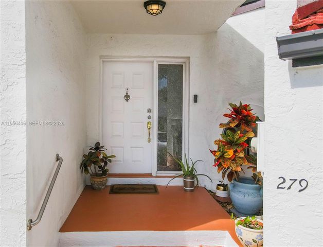 279 NW 36th Ave, Deerfield Beach, FL 33442