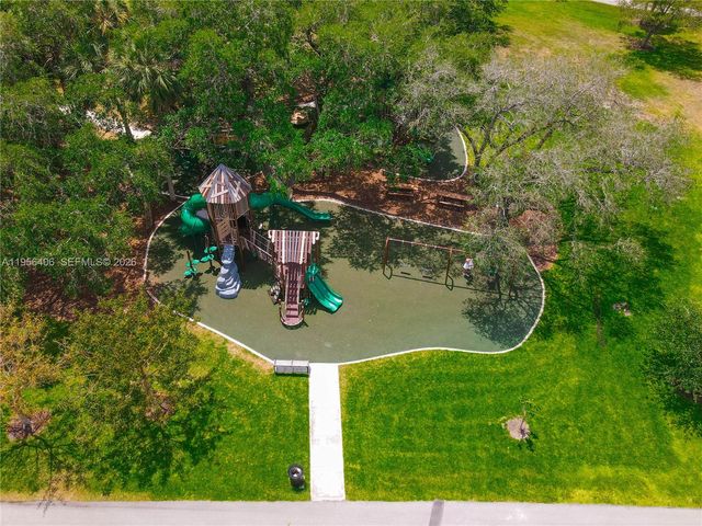 279 NW 36th Ave, Deerfield Beach, FL 33442