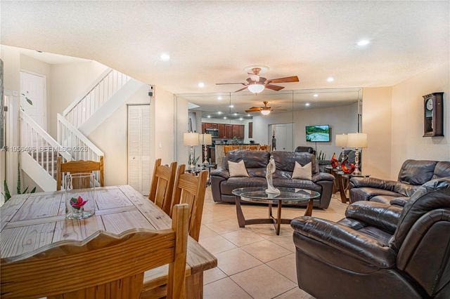 279 NW 36th Ave, Deerfield Beach, FL 33442