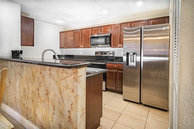 279 NW 36th Ave, Deerfield Beach, FL 33442