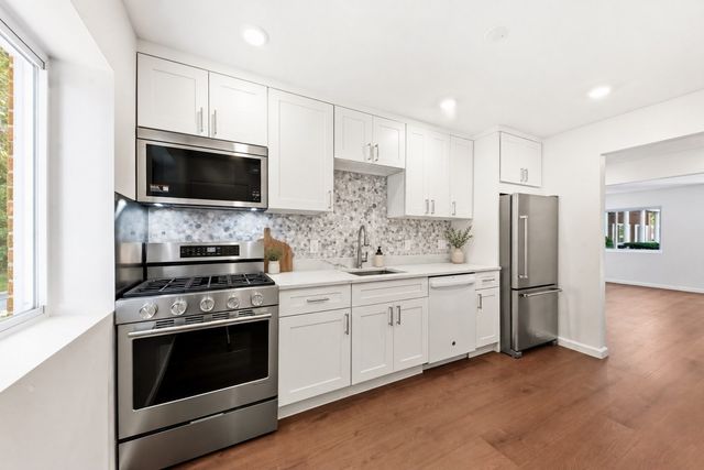 47 Bayberry Dr 2, Sharon, MA 02067