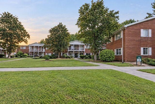47 Bayberry Dr 2, Sharon, MA 02067