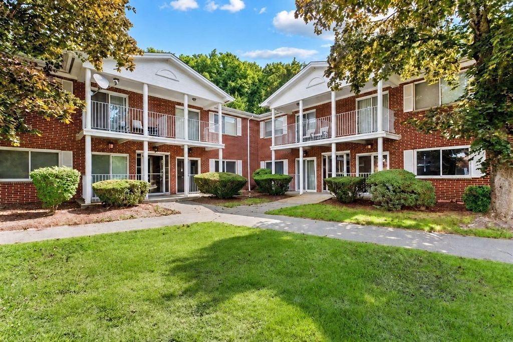 47 Bayberry Dr 2, Sharon, MA 02067