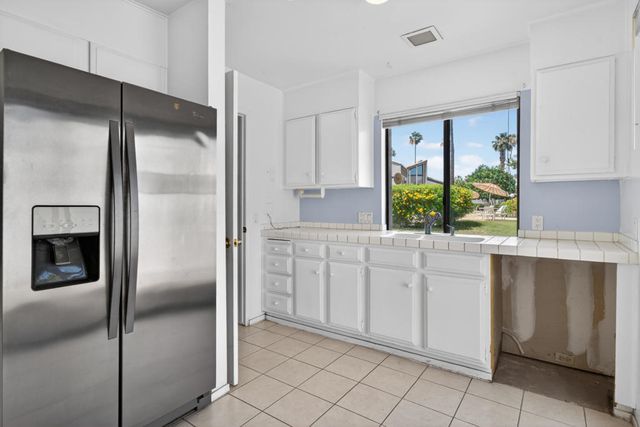 1722 E Camino Parocela, Palm Springs, CA 92264