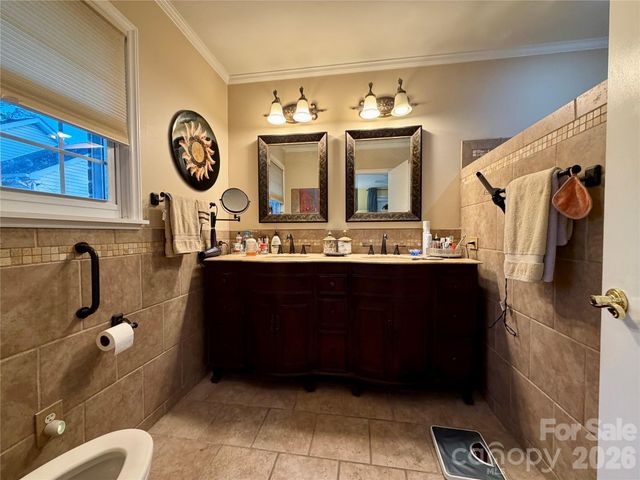 920 Paramount Circle, Gastonia, NC 28052