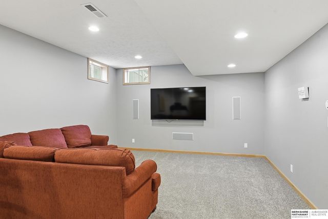 11804 S 53rd Street, Papillion, NE 68133