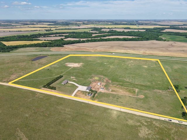 522 N 150th Road, Bennington, KS 67422