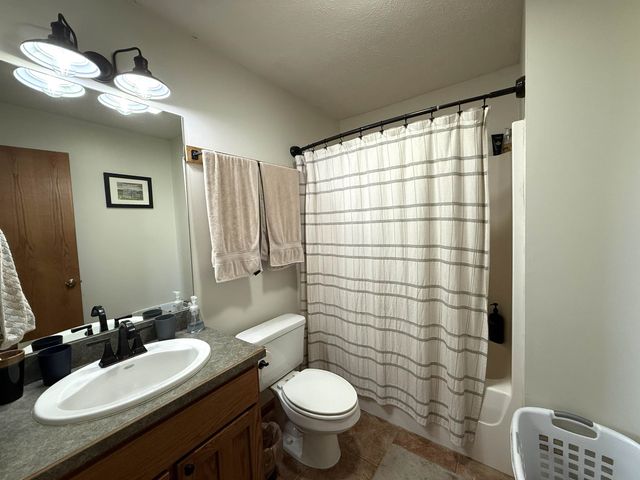 522 N 150th Road, Bennington, KS 67422