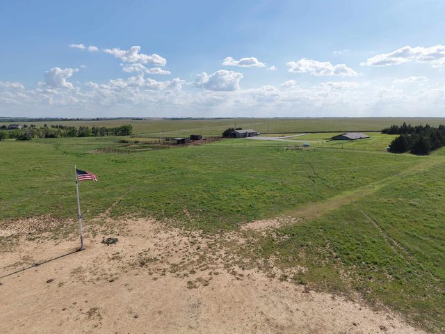 522 N 150th Road, Bennington, KS 67422
