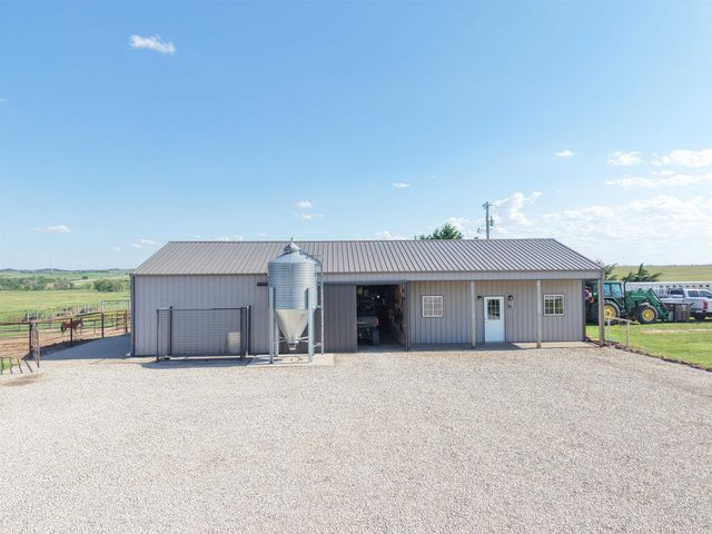 522 N 150th Road, Bennington, KS 67422