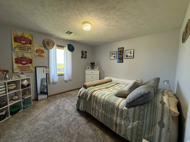 522 N 150th Road, Bennington, KS 67422
