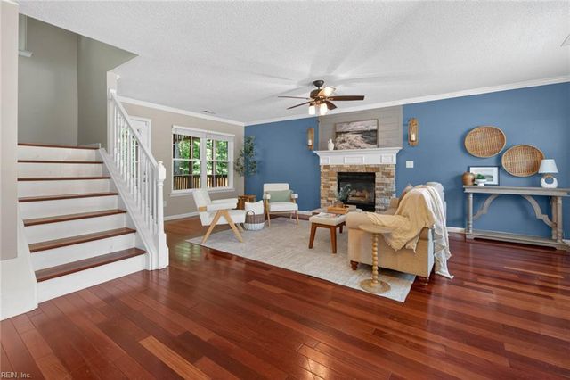 321 Tarneywood DR, Chesapeake, VA 23320