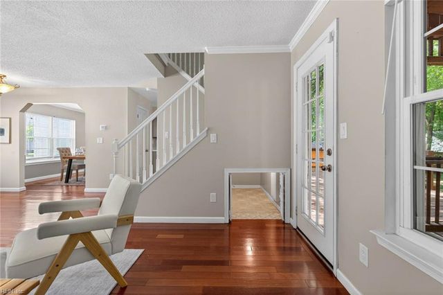 321 Tarneywood DR, Chesapeake, VA 23320