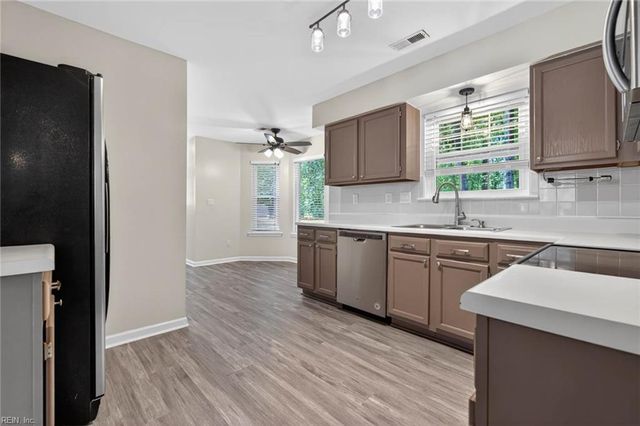 321 Tarneywood DR, Chesapeake, VA 23320