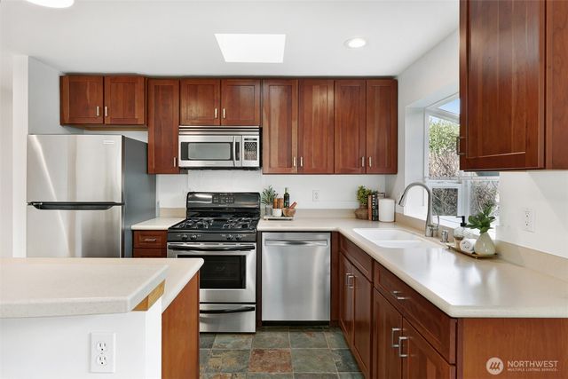 622 NW 75th Street, Seattle, WA 98117