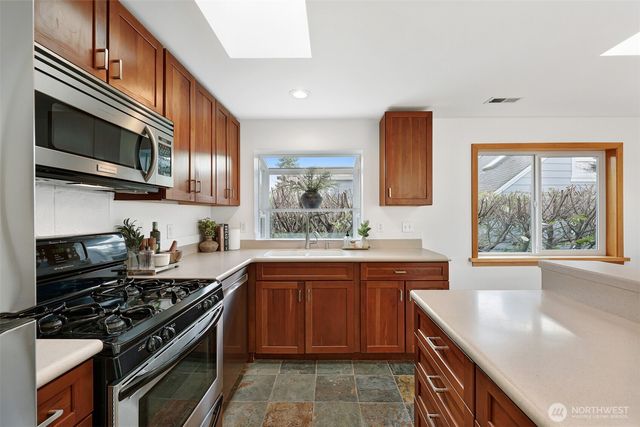 622 NW 75th Street, Seattle, WA 98117