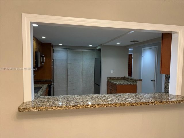 10022 NW 41st St 36-4, Doral, FL 33178