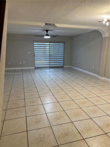 10022 NW 41st St 36-4, Doral, FL 33178