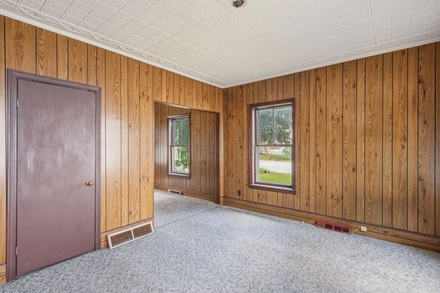 16 Sylvester Street, Manchester, NH 03102