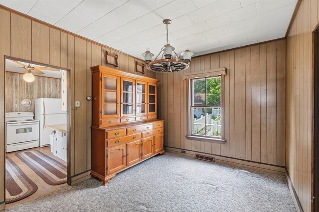 16 Sylvester Street, Manchester, NH 03102