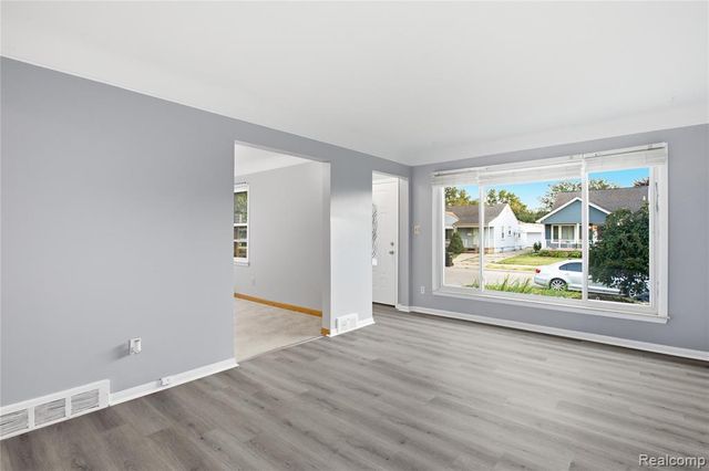 14650 College Avenue, Allen Park, MI 48101