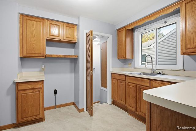 14650 College Avenue, Allen Park, MI 48101