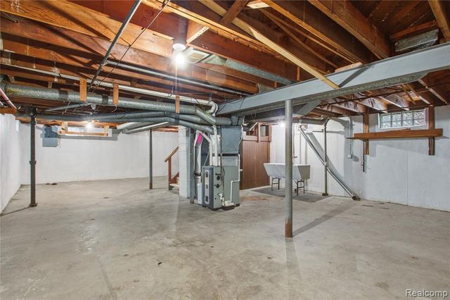 14650 College Avenue, Allen Park, MI 48101