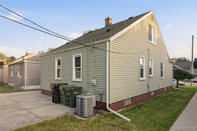 14650 College Avenue, Allen Park, MI 48101