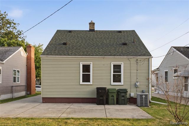 14650 College Avenue, Allen Park, MI 48101