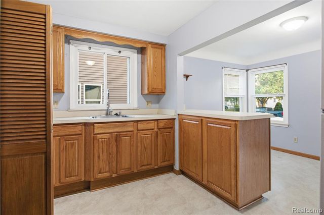 14650 College Avenue, Allen Park, MI 48101