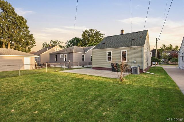 14650 College Avenue, Allen Park, MI 48101