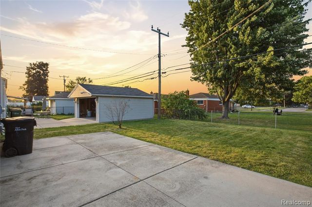 14650 College Avenue, Allen Park, MI 48101