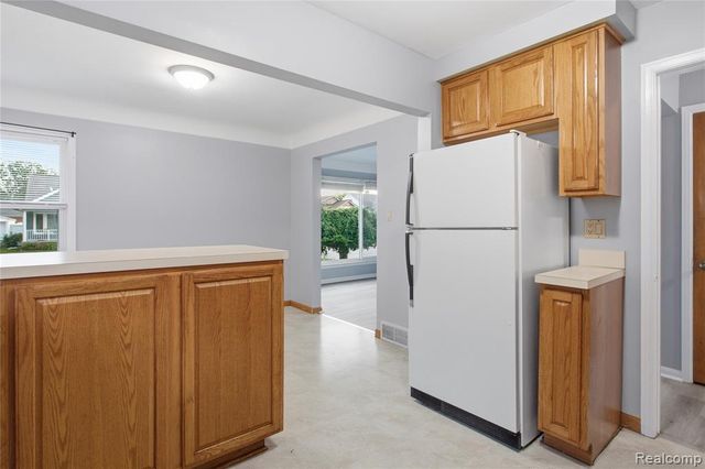 14650 College Avenue, Allen Park, MI 48101
