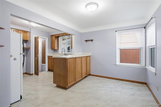 14650 College Avenue, Allen Park, MI 48101