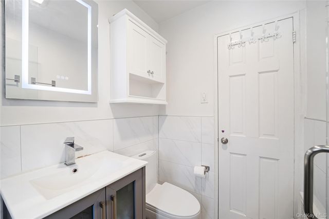 73-19 220th Street 140B2, Bayside, NY 11364