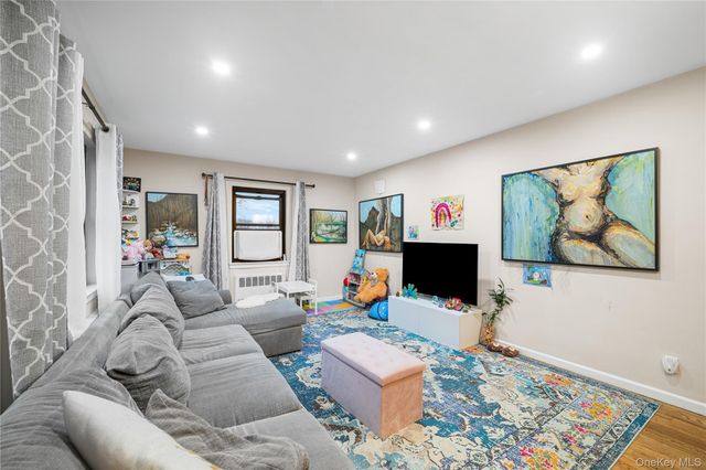 73-19 220th Street 140B2, Bayside, NY 11364