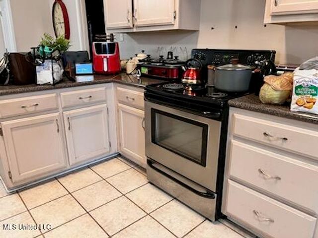 9091 Hunters Ridge Drive, Olive Branch, MS 38654