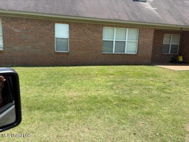 9091 Hunters Ridge Drive, Olive Branch, MS 38654