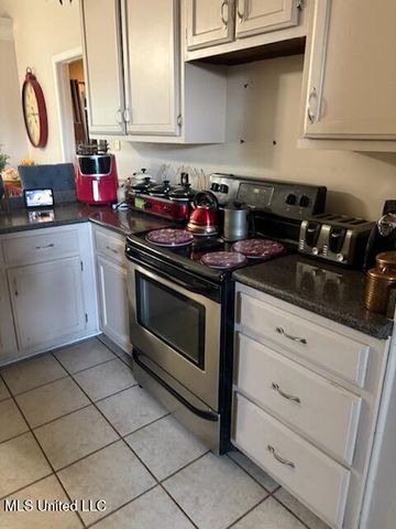 9091 Hunters Ridge Drive, Olive Branch, MS 38654