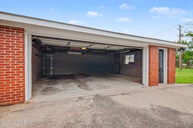 3026 Klonway Dr, Louisville, KY 40220