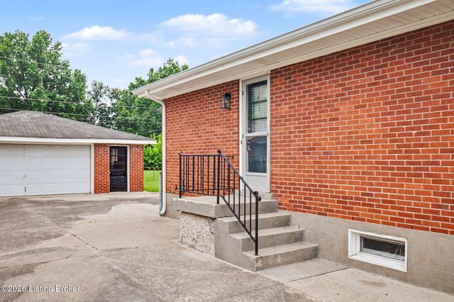 3026 Klonway Dr, Louisville, KY 40220