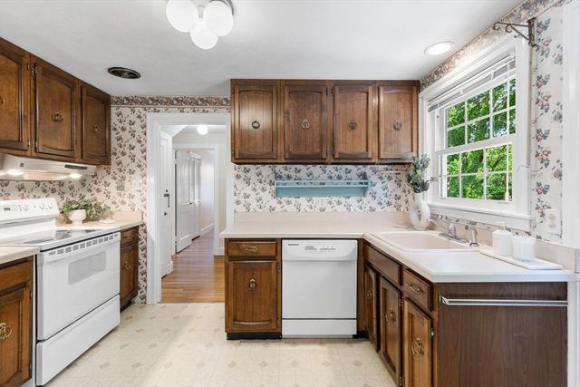 70 Grove St, Winchester, MA 01890