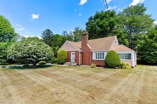 70 Grove St, Winchester, MA 01890