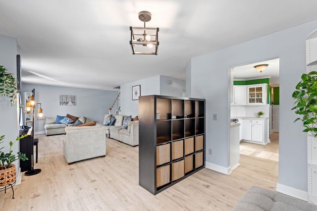 8064 Curtis Lane, Eden Prairie, MN 55347