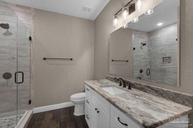 6576 Liberty St, Navarre, FL 32566