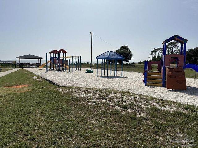 6576 Liberty St, Navarre, FL 32566