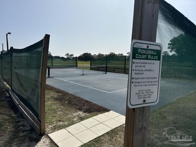 6576 Liberty St, Navarre, FL 32566