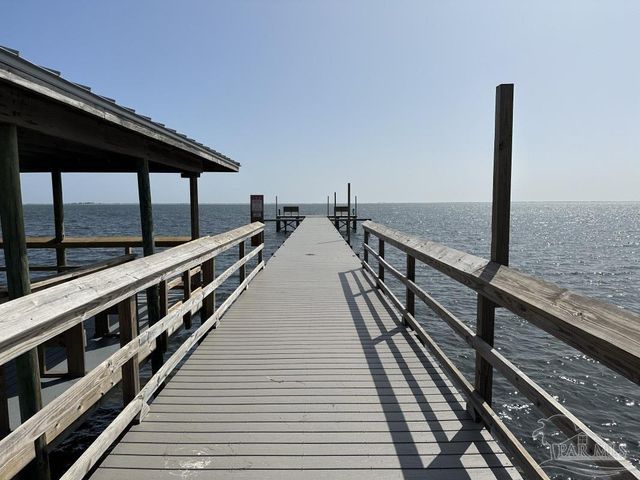 6576 Liberty St, Navarre, FL 32566